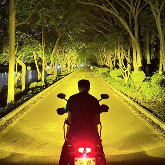 Future Eyes Z4 LED Auxiliary Light Future Eyes Z4 120W LED Auxiliary Motorcycle Fog Light